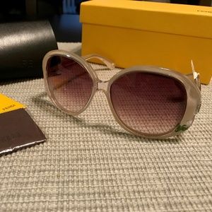 New Fendi FS5012 Ivory Rose Sunglasses